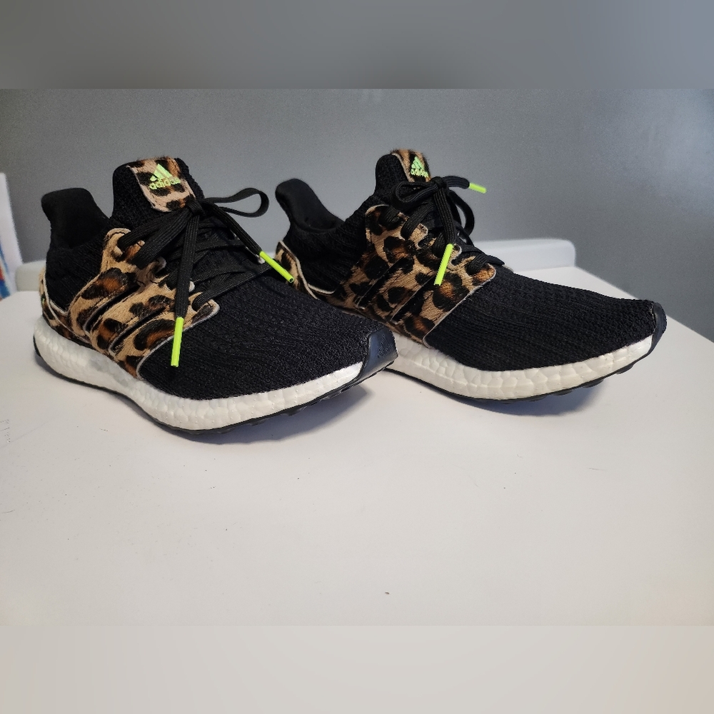 adidas Ultra Boost DNA Leopard sz 5 sneaker